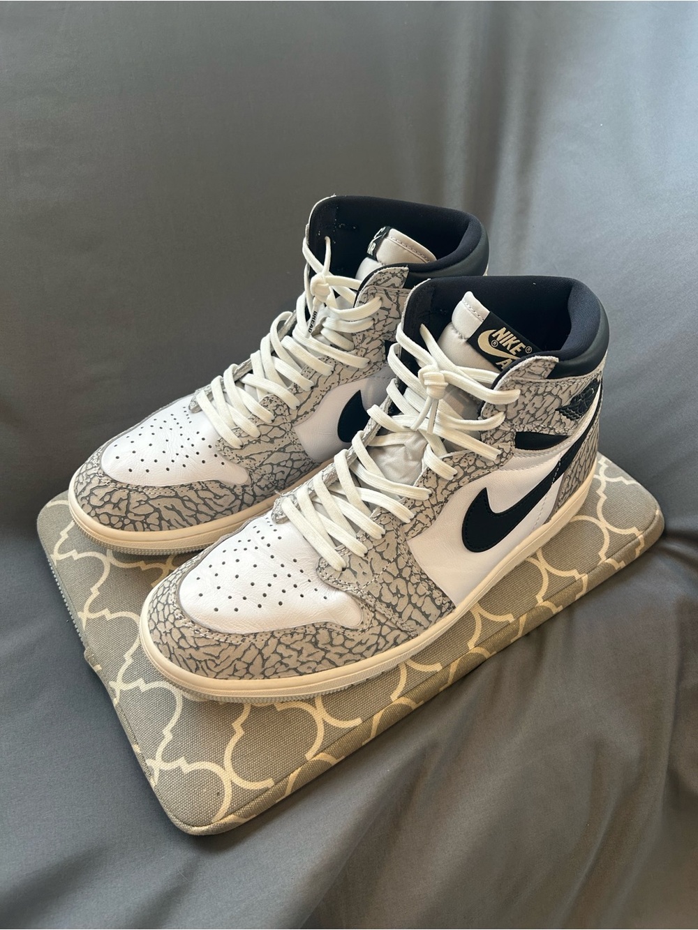 Air Jordan 1 Retro High OG 'White Cement' (GREAT CONDITION)